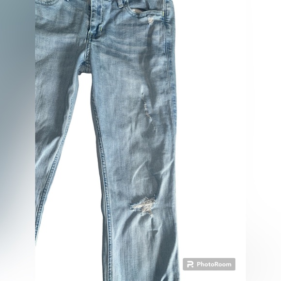 HOLISTER Low Rise Boot Cut Mild Distress Light Wash Jeans Junior Size 5R - 27x33 - Picture 5 of 10